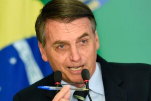 Jair Bolsonaro a pris un nain dans ses bras en croyant que c'était un enfant