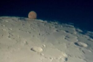 C'est ainsi que «  le baiser '' de la Lune et de Mars a été capturé