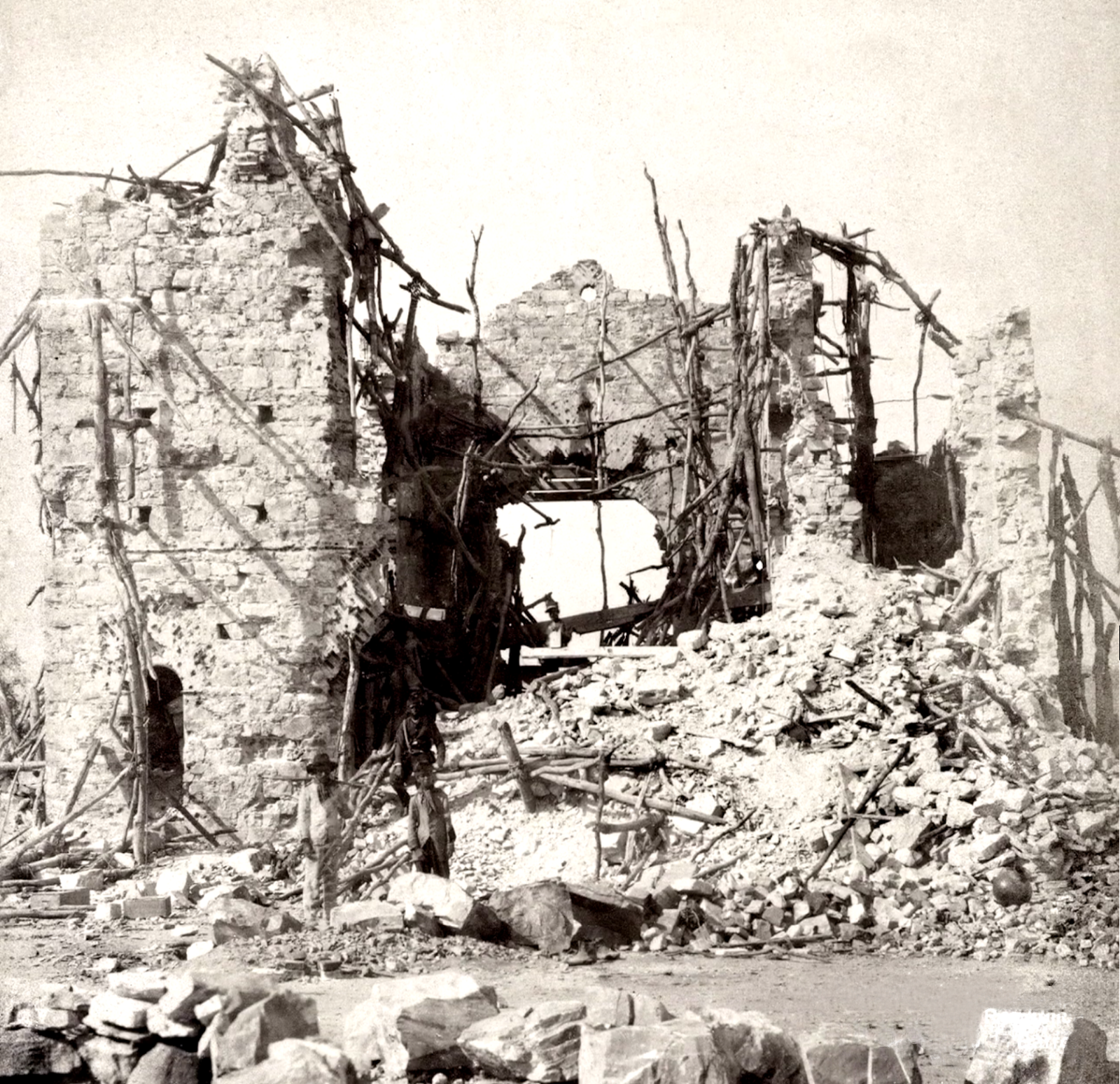 Église de Canudos après les attentats. Contenu sur Canudos War.