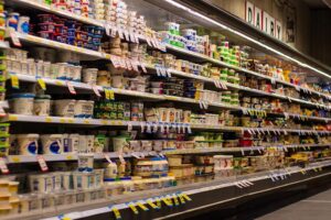 Il n'est pas sain de conserver les aliments dans des contenants de yogourt