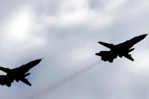 L'Iran intercepte trois avions militaires américains lors de manœuvres