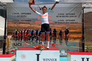 Laura Toconas remporte le GP de Turquie et est la première Colombienne à triompher en Europe