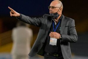 "Je n'ai pas vu les statistiques, mais nous avons eu plus de possession et plus de passes", Alfredo Arias