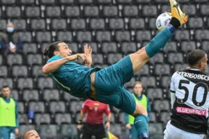 Ibracadabra! Le spectaculaire Chilien de Zlatan donne une nouvelle victoire à Milan