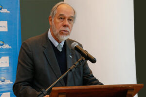L'USP accorde le titre de docteur honoris causa au professeur Jorge Almeida Guimarães – Jornal da USP