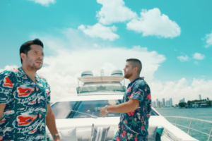 C'est ainsi que sonne Nada Remix, de Cali & El Dandee avec Danna Paola, Guaynaa, Akon et Brytiago