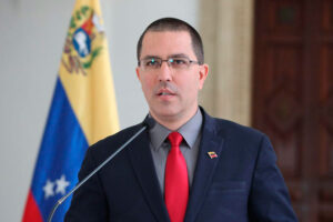 Le Venezuela rejette la décision américaine contre l&rsquo;industrie pétrolière