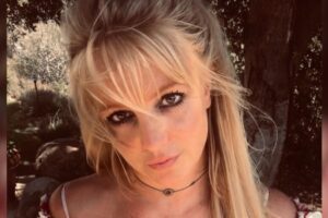 Britney Spears alerte ses fans sur sa santé mentale après avoir joué dans une danse étrange