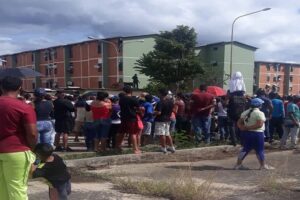 Deux fonctionnaires qui avaient des liens avec des criminels à El Tuy ont été capturés