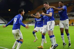 En hausse!  Everton a battu les Wolves avec James Rodríguez et Yerry Mina comme partants
