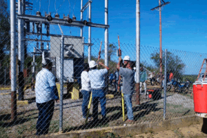 Ils rétablissent le service d&rsquo;électricité à plus de 8 mille familles à San Rafael de Laya