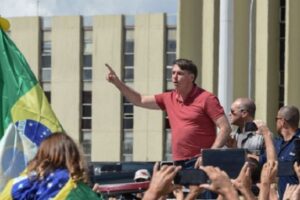 La commission Arns appelle le pays à demander au gouvernement Bolsonaro un «  arrêt  »