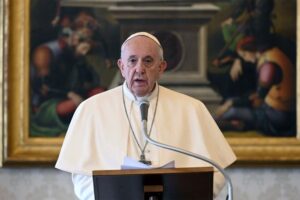 Le pape se prépare à se faire vacciner et défend la mesure: «  Option éthique  »
