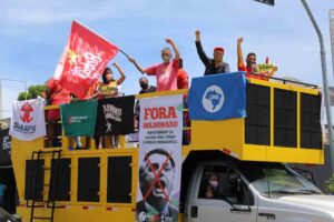 Les carrières à travers le pays renforcent le soutien à la destitution de Bolsonaro