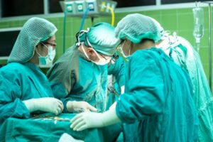 Minsalud s&rsquo;attend à ce que la demande de soins intensifs diminue afin que les chirurgiens plasticiens puissent reprendre le travail