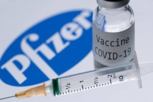 Pfizer réduit le délai de livraison du vaccin COVID-19 après avoir annoncé des retards