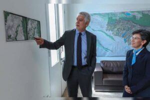 Claudia López doit renoncer à appeler Enrique Peñalosa un « vendeur de bus » à Bogotá
