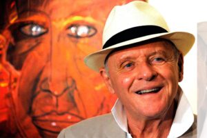 Anthony Hopkins a été vacciné contre le COVID-19 par un médecin colombien