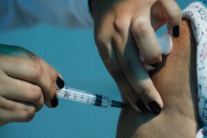 Anvisa approuve l&rsquo;enregistrement du vaccin Pfizer, qui n&rsquo;a pas encore conclu de contrat d&rsquo;achat par Bolsonaro
