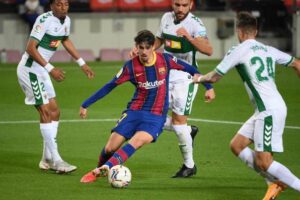Avec le doublé de Messi, Barcelone a battu Johan Mojica et Elche de Helibelton Palacios