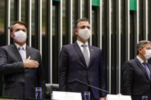 Craignant d&rsquo;être destitué, Bolsonaro est devenu l&rsquo;otage de Centrão, dit Gleisi