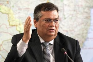 Flávio Dino s&rsquo;adresse au STF contre Bolsonaro pour avoir financé des lits en soins intensifs pour Covid-19