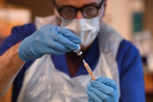 L&rsquo;Afrique du Sud suspend l&rsquo;utilisation du vaccin AstraZeneca contre la covid-19