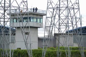 L&rsquo;Équateur fait face à sa pire crise carcérale, 75 détenus tués en un jour