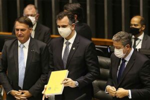 La vaccination devrait créer des frictions entre Bolsonaro et le Congrès: «  Il y aura confrontation  »