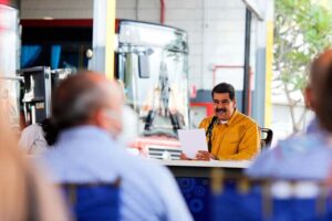 Le chef de l&rsquo;Etat dirige la journée de travail avec la Grande Mission des Transports