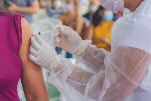 Les attaques du Congrès contre Anvisa compromettent la compréhension des vaccins au Brésil