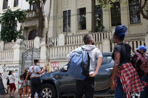 Les enseignants enregistrent 1 045 cas de covid-19 dans les écoles de SP.  Le gouvernement Doria cesse de divulguer des données