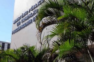 MPT approuve le licenciement de ceux qui ne veulent pas se faire vacciner