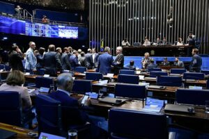 «  PEC Emergencial  »: le rapporteur recule et supprime le déliement de la santé et de l&rsquo;éducation