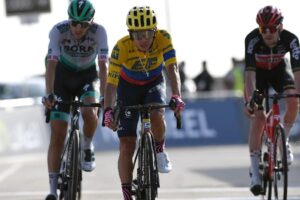 Tadej Pogacar champion du Tour des Emirats, Sergio Higuita a terminé en case 11