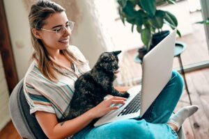 Comment protéger votre ordinateur si vous avez un chat à la maison?