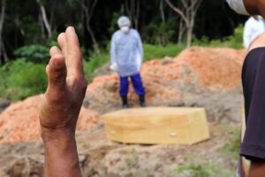 Dans le pire effondrement sanitaire de son histoire, le Brésil dépasse les 3 000 décès par covid en 24 heures.  Et il a près de 100 mille nouveaux cas