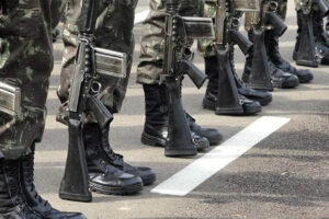 Absurdité de la célébration de la dictature et célébration des absurdités du pouvoir judiciaire