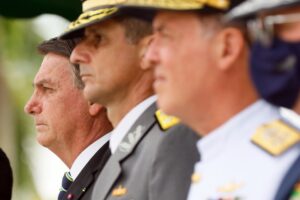Aux abois, Bolsonaro cherche à être intimidé pour une stratégie de survie politique