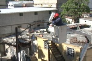 Corpoelec a donné un coup de main à l&rsquo;éclairage public à Sarría