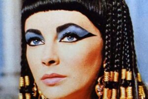 Elizabeth Taylor a utilisé le monde pour un chapeau