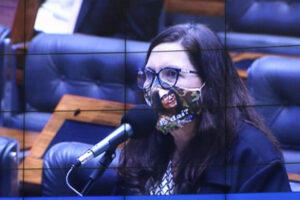 La Chambre confirme l&rsquo;extrémiste Bia Kicis au poste de président du CCJ