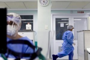 «  L&rsquo;eau est venue au cou  »: les médecins appellent à l&rsquo;aide