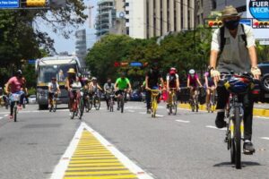 Une balade avec des vélos « rétro » défilés à Caracas (+ vidéo)