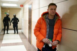 Alexei Navalni pourrait subir un arrêt cardiaque « à tout moment », préviennent les médecins