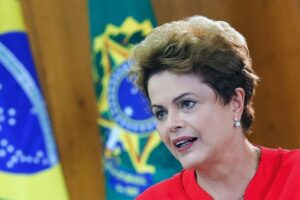 Couper dans le programme de la pharmacie populaire est une «  manifestation de cruauté  », dit Dilma