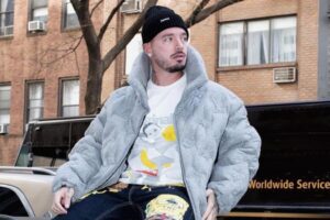 J Balvin devient l&rsquo;artiste latin avec le plus de n ° 1 sur Billboard