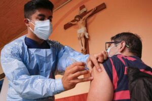 Le Chili a réussi à vacciner 50% de sa population cible avec une dose