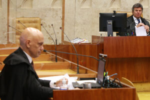 Le STF conclut un accord politique contre Bolsonaro, de plus en plus acculé