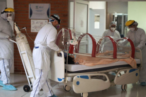 Le taux d&rsquo;occupation des lits de soins intensifs dans la vallée est élevé, que fait-on face à la pénurie?